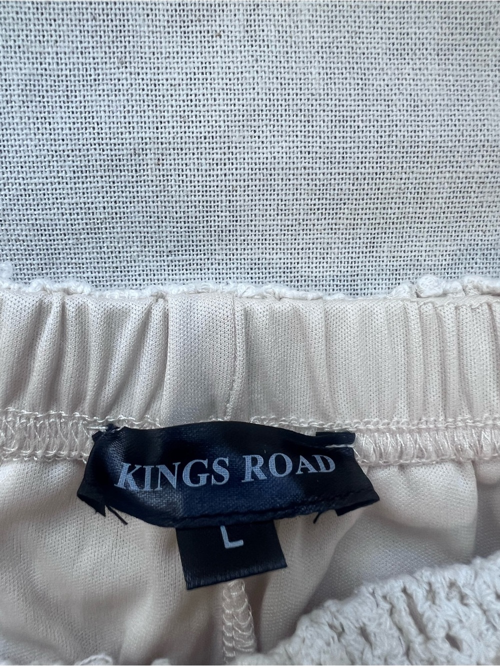 Kings Road Cream Floral Crochet Lined High Waisted Shorts Size L - Picture 3 of 5
